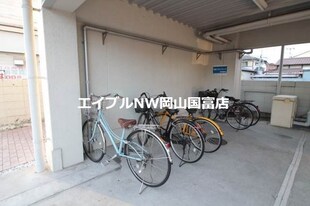 後楽苑マンションの物件外観写真